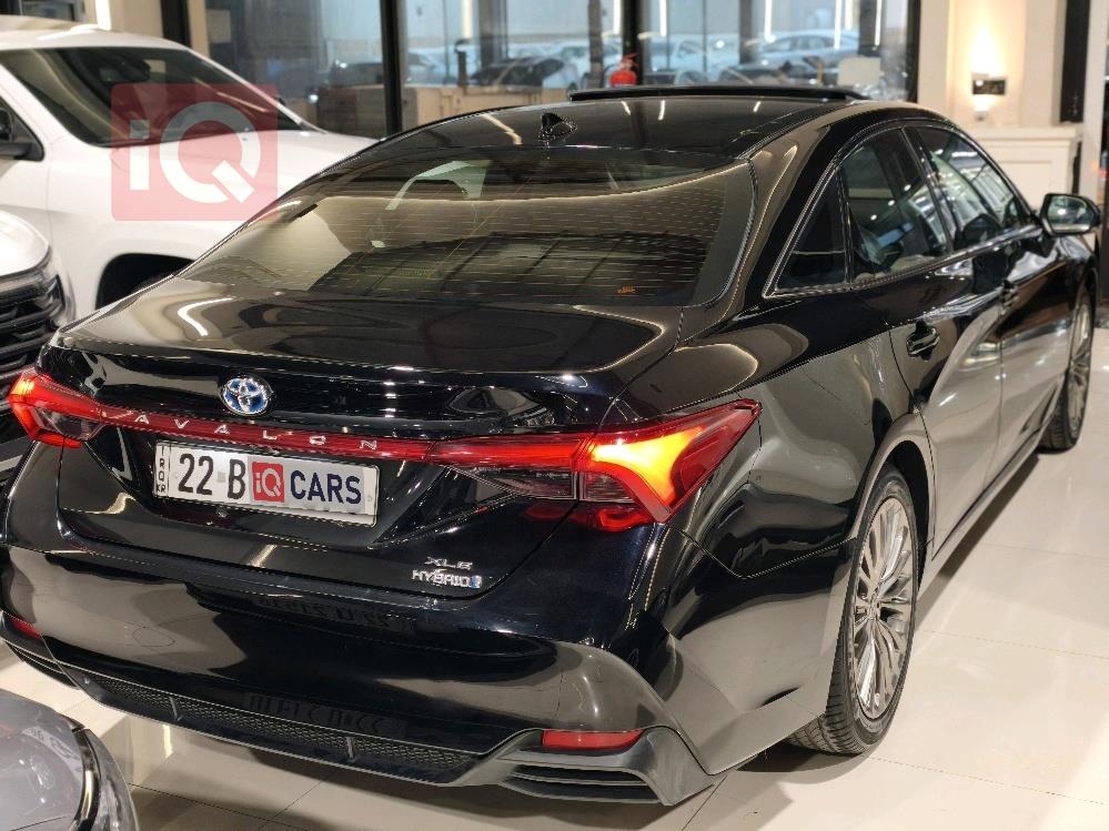 تويوتا أفالون